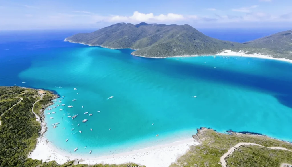 As prainhas do pontal do Atalaia, vista aérea. Praias de Arraial do Cabo.