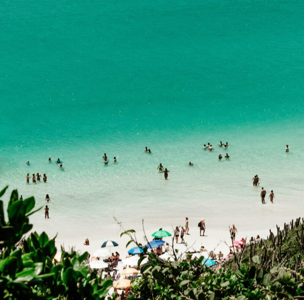 As prainhas do pontal do atalaia