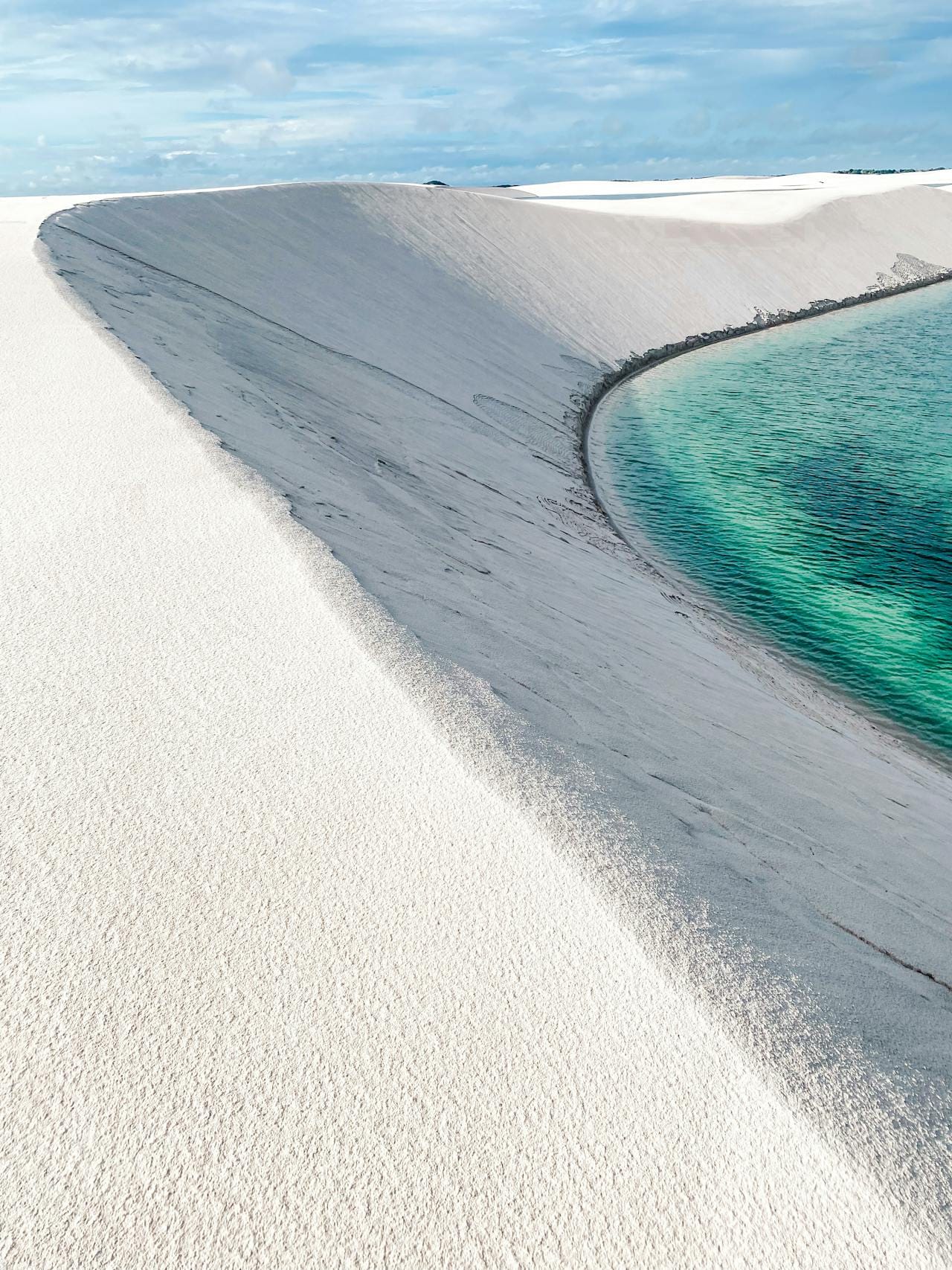 Lençóis Maranhenses com lagoas entre dunas no Maranhão