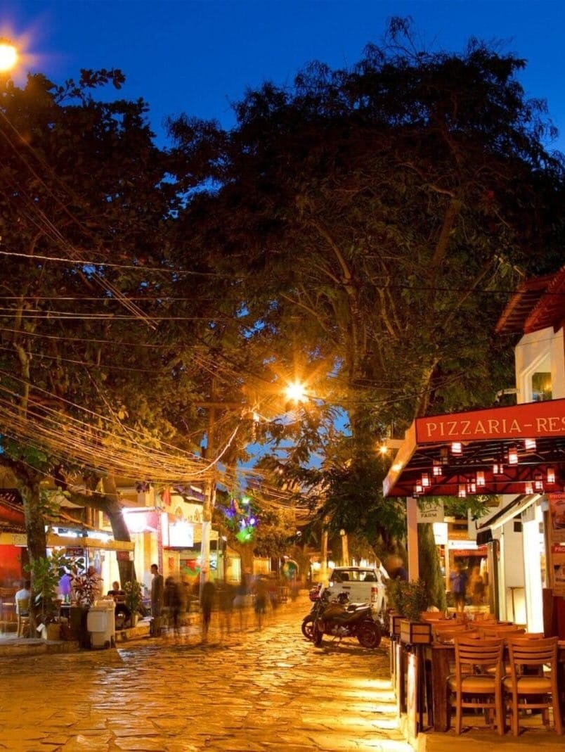 Rua das Pedras em Búzios, região central para ficar perto de restaurantes e vida noturna