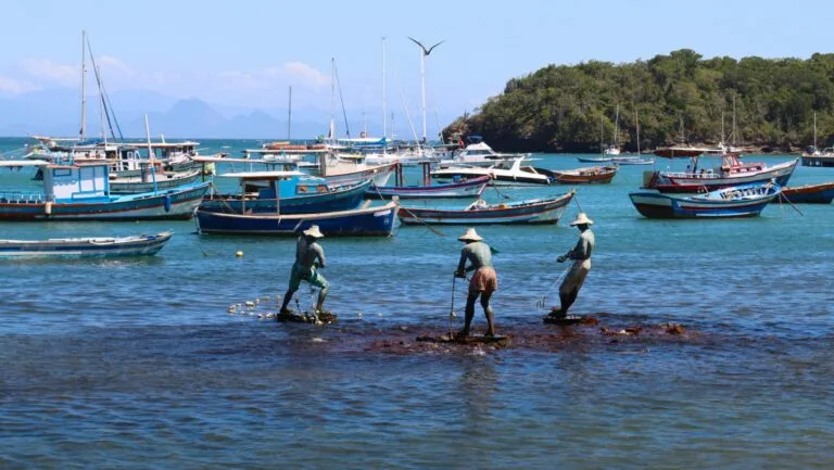 tres pescadores: onde ficar em buzios