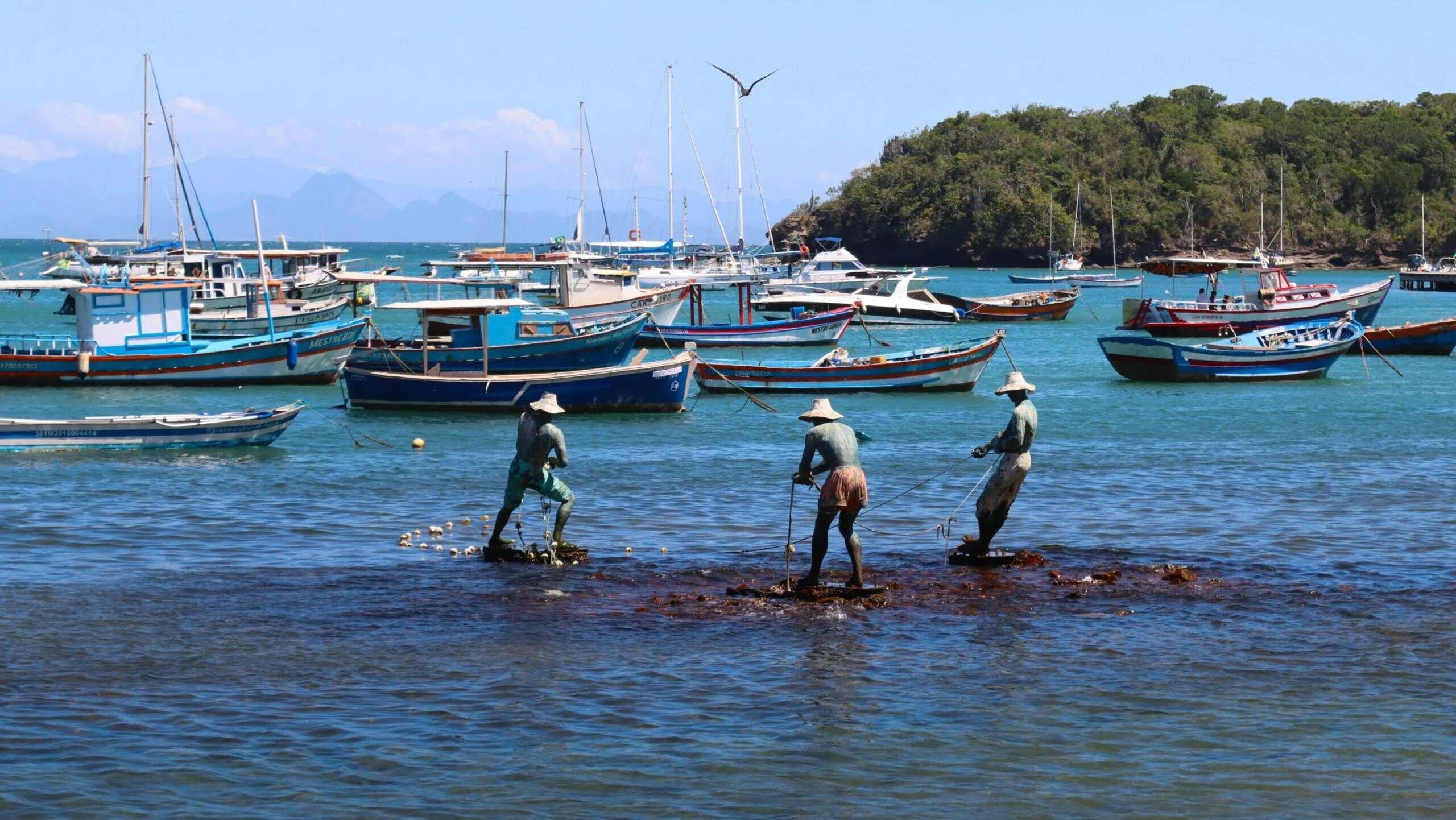 Orla de Búzios na Região dos Lagos, destino para quem pretende viajar de carro e explorar praias diferentes
